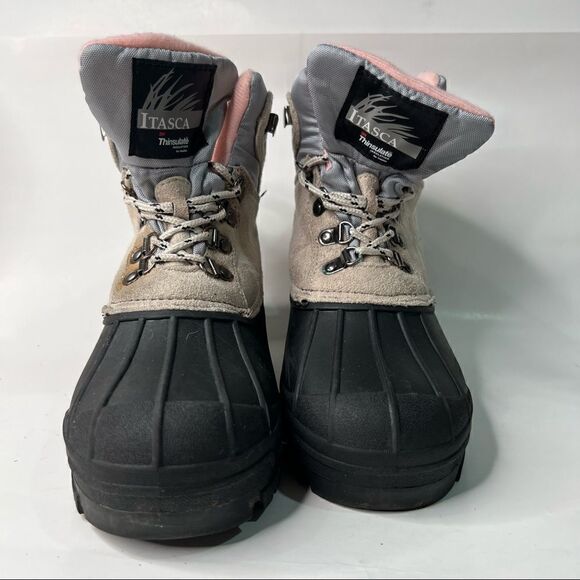 It’s a tan black and pink Icebreaker Waterproof Lace up boots - Picture 3 of 16